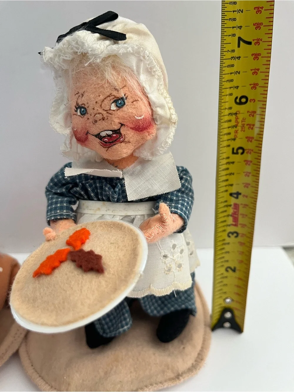 Annalee Thanksgiving Harvest Fall Pilgrim Couple Pie Fawn 1994 8